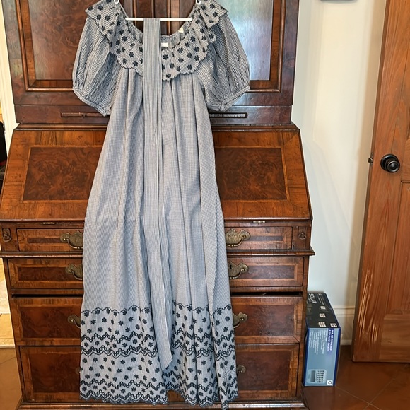 Doen Dresses & Skirts - Doen Blue And Navy Floral Maxi Dress